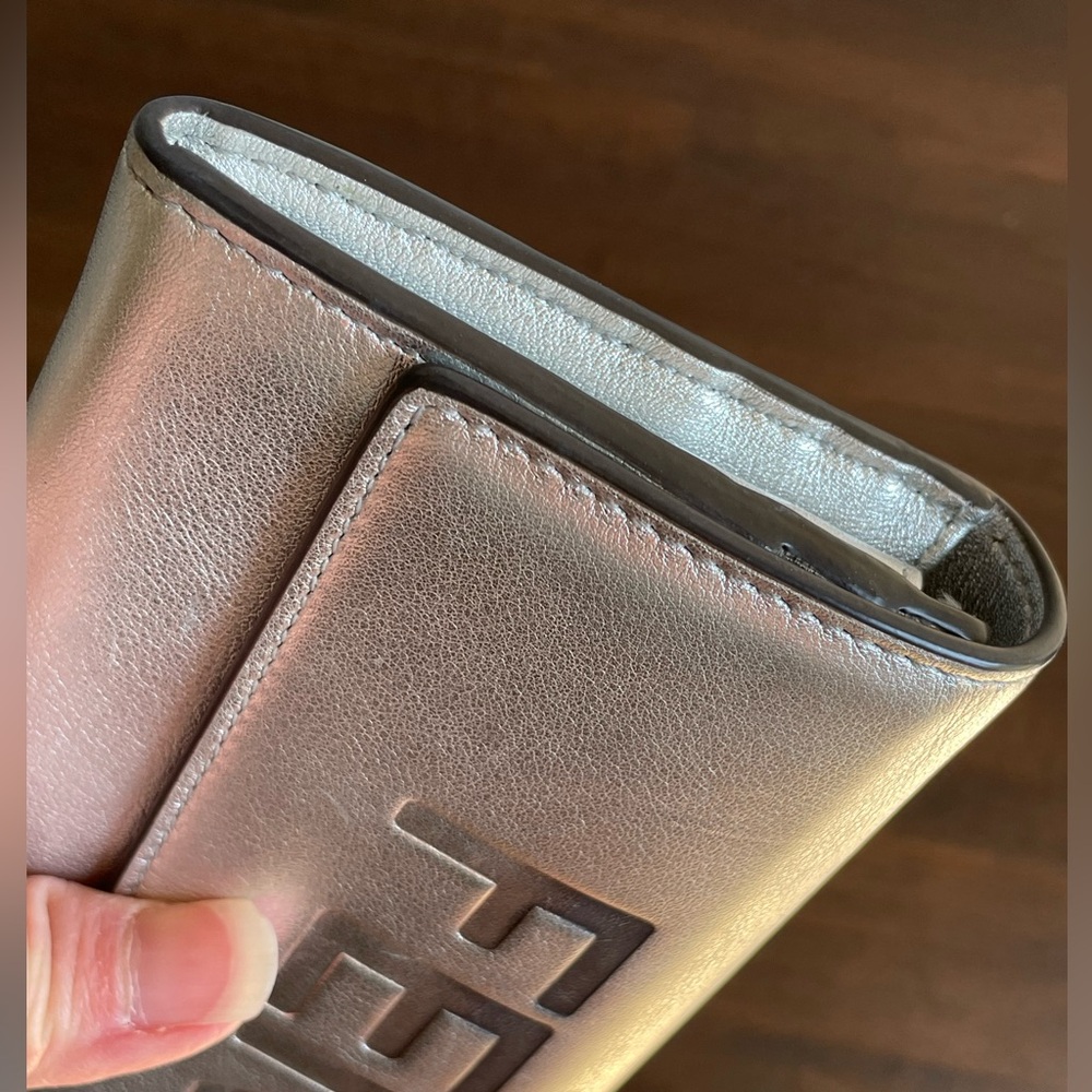 🌺EUC🌺 FENDI Roma Long Wallet Silver - Full Set! - Picture 3 of 12
